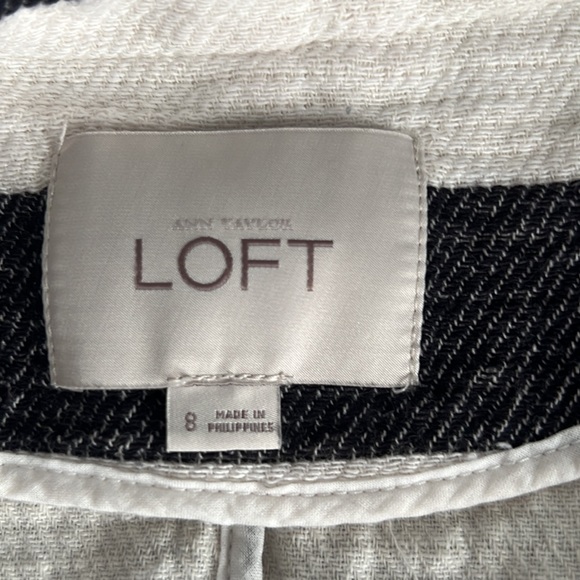 Ann Taylor Loft size 8, black & cream stripes. - Picture 4 of 4